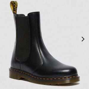 Doc Marten High Smooth Leather Chelsea Boot